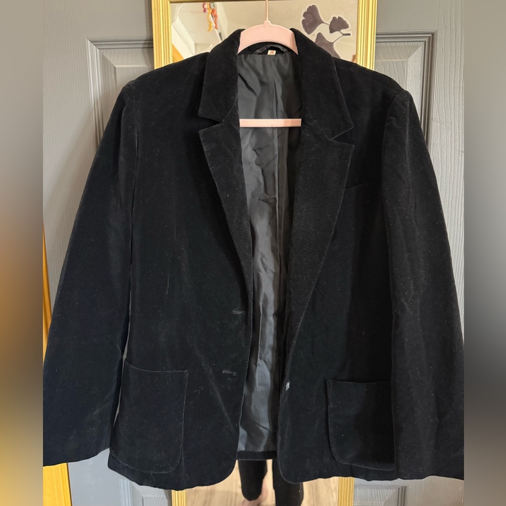 The Fashion Place Black Velvet Blazer